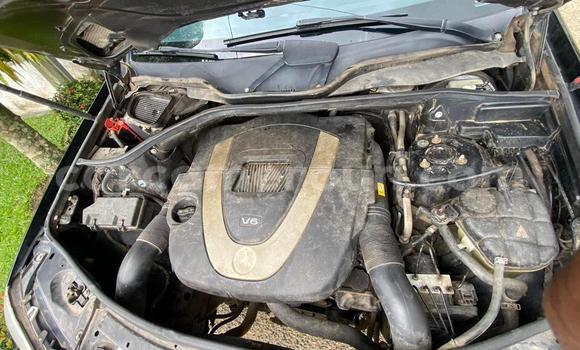 Sayi Na hannu Mercedes‒Benz ML–Class Black Mota in Douala a Ƙasar Kamaru Sayi Na hannu Mercedes‒Benz ML–Class Black Mota in Douala a Ƙasar Kamaru