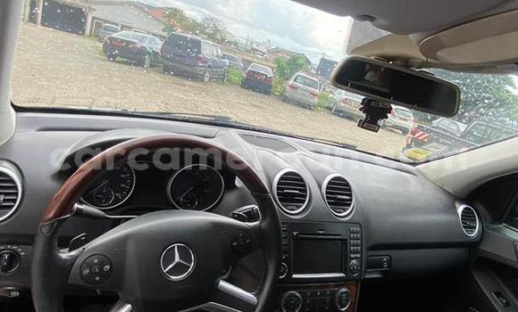 Sayi Na hannu Mercedes‒Benz ML–Class Black Mota in Douala a Ƙasar Kamaru Sayi Na hannu Mercedes‒Benz ML–Class Black Mota in Douala a Ƙasar Kamaru