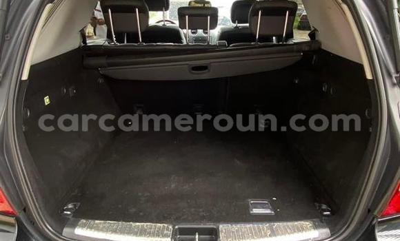 Sayi Na hannu Mercedes‒Benz ML–Class Black Mota in Douala a Ƙasar Kamaru Sayi Na hannu Mercedes‒Benz ML–Class Black Mota in Douala a Ƙasar Kamaru