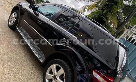 Sayi Na hannu Mercedes‒Benz ML–Class Black Mota in Douala a Ƙasar Kamaru Sayi Na hannu Mercedes‒Benz ML–Class Black Mota in Douala a Ƙasar Kamaru