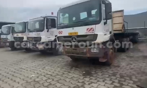 Buy Used Mercedes‒Benz 3331 White Truck in Douala in Littoral Cameroon