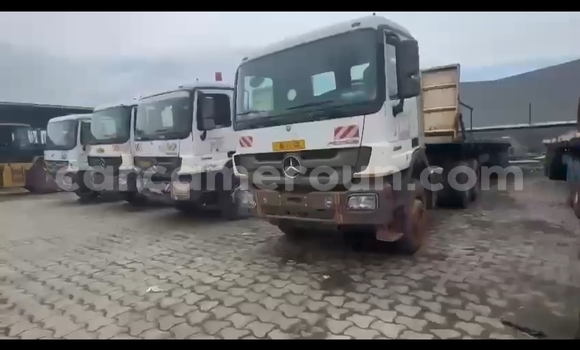 Acheter Occasion Utilitaire Mercedes‒Benz 3331 Blanc à Douala, Littoral Cameroon Acheter Occasion Utilitaire Mercedes‒Benz 3331 Blanc à Douala, Littoral Cameroon