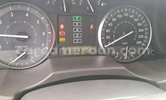 Sayi Imported Toyota Land Cruiser White Mota in Douala a Ƙasar Kamaru Sayi Imported Toyota Land Cruiser White Mota in Douala a Ƙasar Kamaru