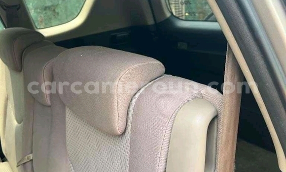 Sayi Na hannu Toyota RAV4 M Mota in Douala a Ƙasar Kamaru Sayi Na hannu Toyota RAV4 M Mota in Douala a Ƙasar Kamaru