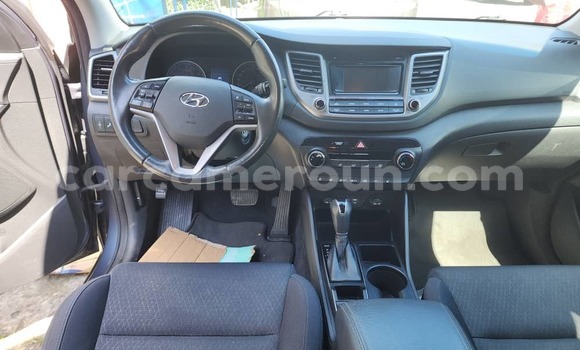 Sayi Imported Hyundai Tucson Azurfa Mota in Douala a Ƙasar Kamaru Sayi Imported Hyundai Tucson Azurfa Mota in Douala a Ƙasar Kamaru