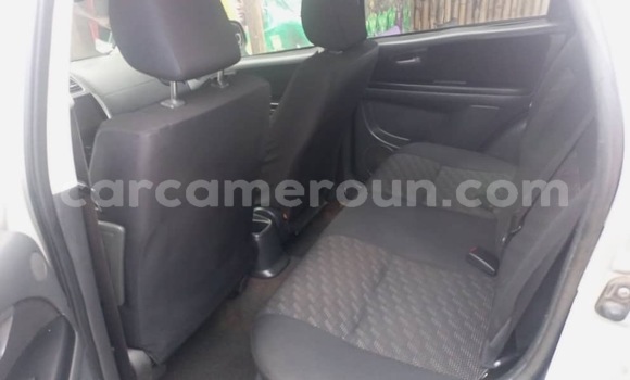 Sayi Na hannu Suzuki SX4 Azurfa Mota in Douala a Ƙasar Kamaru Sayi Na hannu Suzuki SX4 Azurfa Mota in Douala a Ƙasar Kamaru