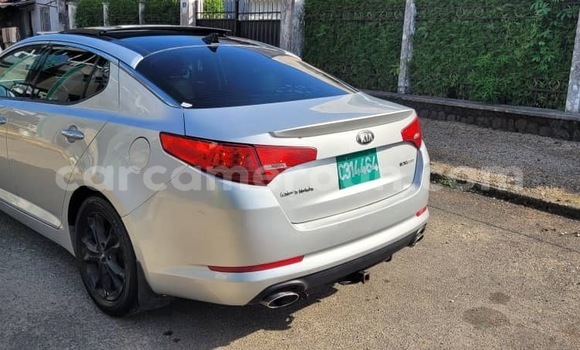 Sayi Imported Kia Optima Azurfa Mota in Douala a Ƙasar Kamaru Sayi Imported Kia Optima Azurfa Mota in Douala a Ƙasar Kamaru