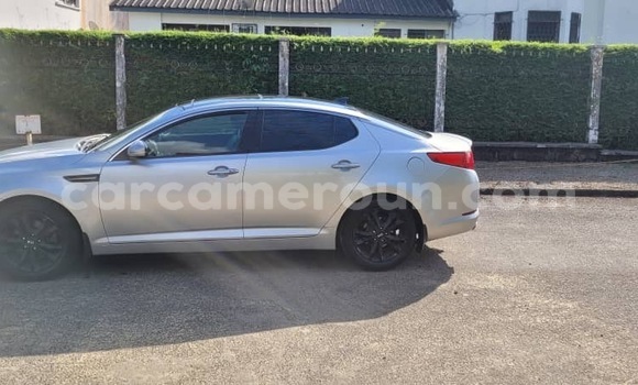 Sayi Imported Kia Optima Azurfa Mota in Douala a Ƙasar Kamaru Sayi Imported Kia Optima Azurfa Mota in Douala a Ƙasar Kamaru