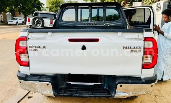 Sayi Na hannu Toyota Hilux White Mota in Douala a Ƙasar Kamaru Sayi Na hannu Toyota Hilux White Mota in Douala a Ƙasar Kamaru