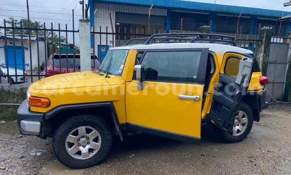 Sayi Sabo Toyota FJ Cruiser Sauran Mota in Douala a Ƙasar Kamaru