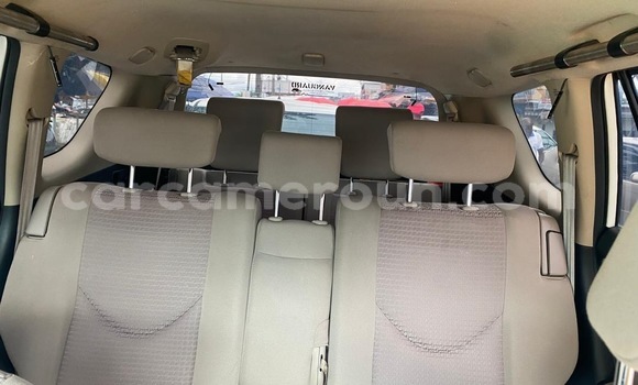 Acheter Neuf Voiture Toyota Vanguard Blanc à Douala, Littoral Cameroon Acheter Neuf Voiture Toyota Vanguard Blanc à Douala, Littoral Cameroon