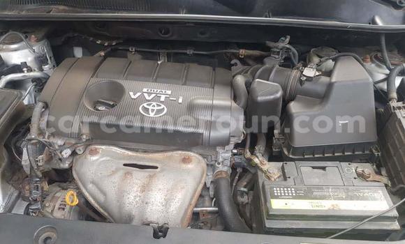 Sayi Na hannu Toyota RAV4 Azurfa Mota in Douala a Ƙasar Kamaru Sayi Na hannu Toyota RAV4 Azurfa Mota in Douala a Ƙasar Kamaru