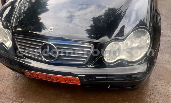 Sayi Na hannu Mercedes‒Benz C–Class Black Mota in Douala a Ƙasar Kamaru Sayi Na hannu Mercedes‒Benz C–Class Black Mota in Douala a Ƙasar Kamaru