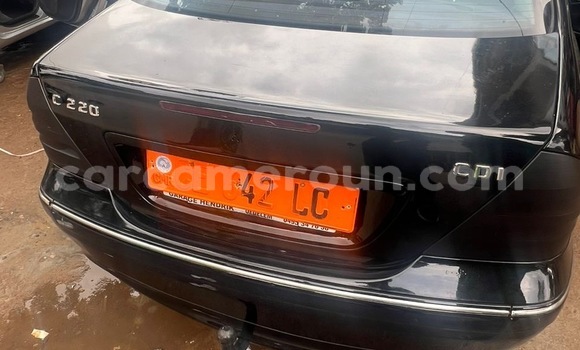 Sayi Na hannu Mercedes‒Benz C–Class Black Mota in Douala a Ƙasar Kamaru Sayi Na hannu Mercedes‒Benz C–Class Black Mota in Douala a Ƙasar Kamaru