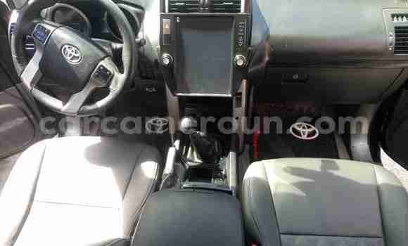 Sayi Na hannu Toyota Land Cruiser Prado Black Mota in Douala a Ƙasar Kamaru Sayi Na hannu Toyota Land Cruiser Prado Black Mota in Douala a Ƙasar Kamaru