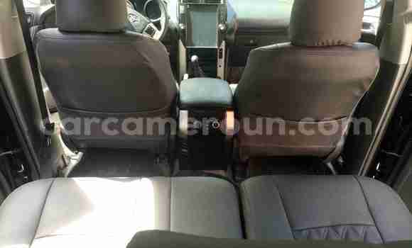 Sayi Na hannu Toyota Land Cruiser Prado Black Mota in Douala a Ƙasar Kamaru Sayi Na hannu Toyota Land Cruiser Prado Black Mota in Douala a Ƙasar Kamaru