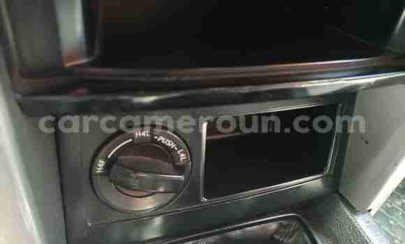 Sayi Na hannu Toyota Land Cruiser Prado Black Mota in Douala a Ƙasar Kamaru Sayi Na hannu Toyota Land Cruiser Prado Black Mota in Douala a Ƙasar Kamaru