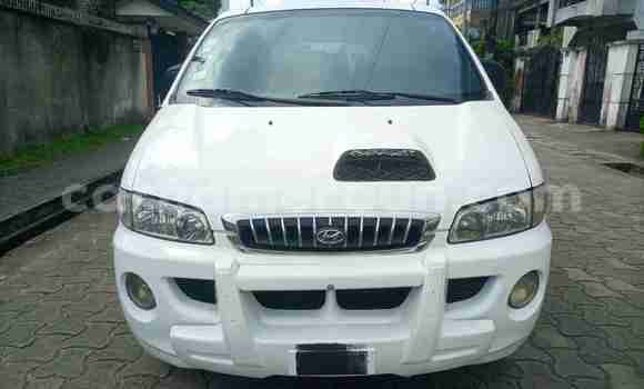 Sayi Na hannu Hyundai Starex (H-1) White Mota in Douala a Ƙasar Kamaru Sayi Na hannu Hyundai Starex (H-1) White Mota in Douala a Ƙasar Kamaru