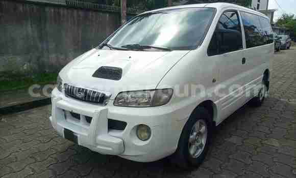 Sayi Na hannu Hyundai Starex (H-1) White Mota in Douala a Ƙasar Kamaru Sayi Na hannu Hyundai Starex (H-1) White Mota in Douala a Ƙasar Kamaru