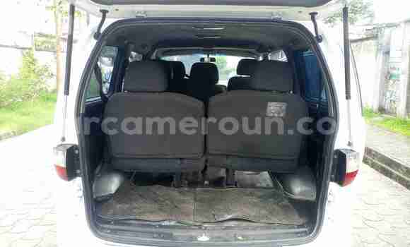 Sayi Na hannu Hyundai Starex (H-1) White Mota in Douala a Ƙasar Kamaru Sayi Na hannu Hyundai Starex (H-1) White Mota in Douala a Ƙasar Kamaru