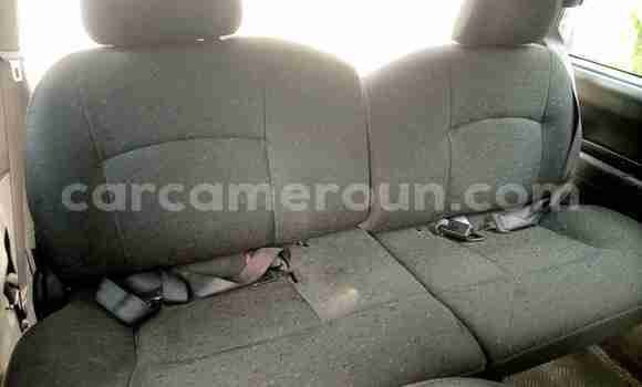 Sayi Na hannu Hyundai Starex (H-1) White Mota in Douala a Ƙasar Kamaru Sayi Na hannu Hyundai Starex (H-1) White Mota in Douala a Ƙasar Kamaru