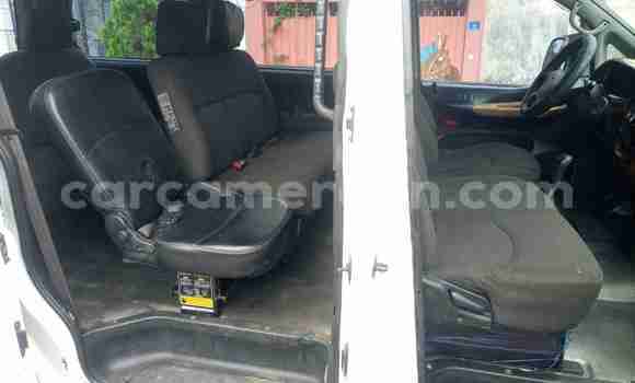 Sayi Na hannu Hyundai Starex (H-1) White Mota in Douala a Ƙasar Kamaru Sayi Na hannu Hyundai Starex (H-1) White Mota in Douala a Ƙasar Kamaru