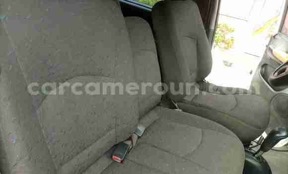 Sayi Na hannu Hyundai Starex (H-1) White Mota in Douala a Ƙasar Kamaru Sayi Na hannu Hyundai Starex (H-1) White Mota in Douala a Ƙasar Kamaru