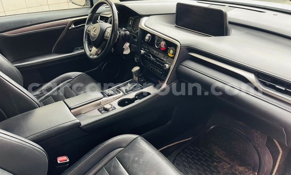 Sayi Na hannu Lexus RX 350 White Mota in Douala a Ƙasar Kamaru Sayi Na hannu Lexus RX 350 White Mota in Douala a Ƙasar Kamaru