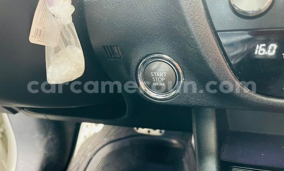 Sayi Na hannu Lexus RX 350 White Mota in Douala a Ƙasar Kamaru Sayi Na hannu Lexus RX 350 White Mota in Douala a Ƙasar Kamaru