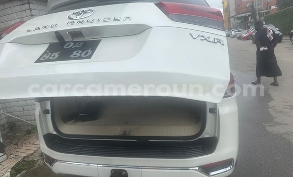 Sayi Sabo Toyota Land Cruiser White Mota in Douala a Ƙasar Kamaru Sayi Sabo Toyota Land Cruiser White Mota in Douala a Ƙasar Kamaru