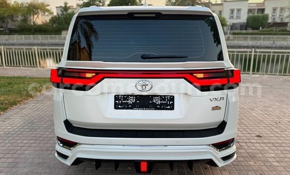 Acheter Neuf Voiture Toyota Land Cruiser Blanc à Douala, Littoral Cameroon Acheter Neuf Voiture Toyota Land Cruiser Blanc à Douala, Littoral Cameroon