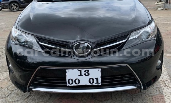 Sayi Sabo Toyota Auris Black Mota in Douala a Ƙasar Kamaru