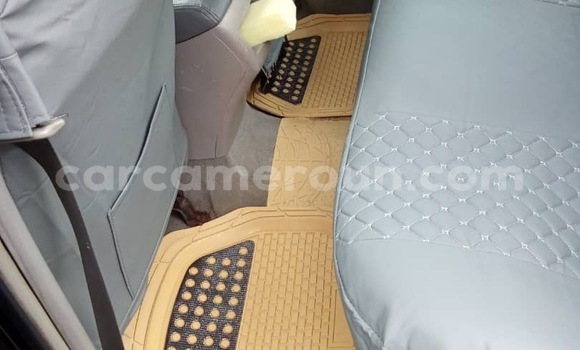 Sayi Na hannu Toyota Camry Black Mota in Douala a Ƙasar Kamaru Sayi Na hannu Toyota Camry Black Mota in Douala a Ƙasar Kamaru