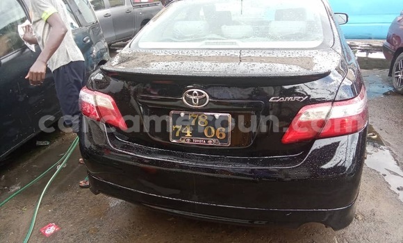 Sayi Na hannu Toyota Camry Black Mota in Douala a Ƙasar Kamaru Sayi Na hannu Toyota Camry Black Mota in Douala a Ƙasar Kamaru
