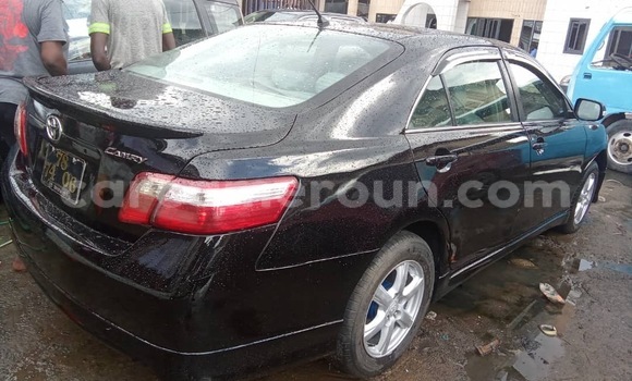 Sayi Na hannu Toyota Camry Black Mota in Douala a Ƙasar Kamaru Sayi Na hannu Toyota Camry Black Mota in Douala a Ƙasar Kamaru