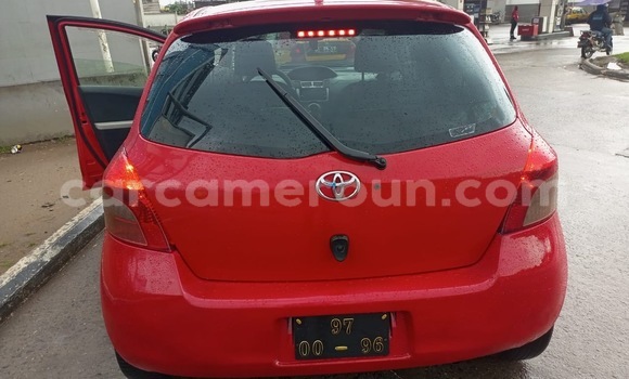 Sayi Na hannu Toyota Vitz Red Mota in Douala a Ƙasar Kamaru Sayi Na hannu Toyota Vitz Red Mota in Douala a Ƙasar Kamaru