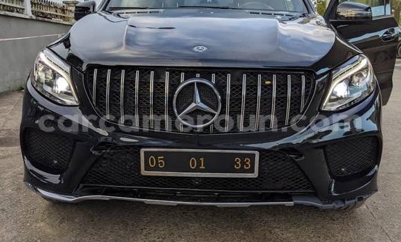 Sayi Na hannu Mercedes‒Benz GLE Black Mota in Douala a Ƙasar Kamaru