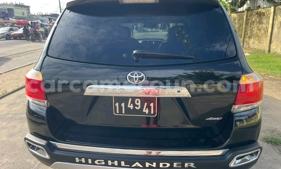 Sayi Na hannu Toyota Highlander Black Mota in Douala a Ƙasar Kamaru Sayi Na hannu Toyota Highlander Black Mota in Douala a Ƙasar Kamaru