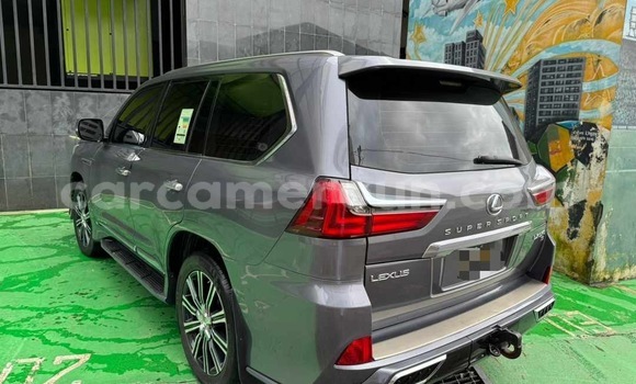 Sayi Imported Lexus LX Azurfa Mota in Douala a Ƙasar Kamaru Sayi Imported Lexus LX Azurfa Mota in Douala a Ƙasar Kamaru