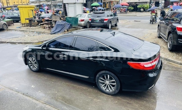 Sayi Na hannu Hyundai Grandeur Black Mota in Douala a Ƙasar Kamaru Sayi Na hannu Hyundai Grandeur Black Mota in Douala a Ƙasar Kamaru
