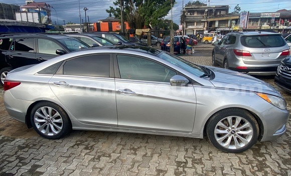 Buy Import Hyundai Sonata Silver Car in Douala in Littoral Cameroon Buy Import Hyundai Sonata Silver Car in Douala in Littoral Cameroon