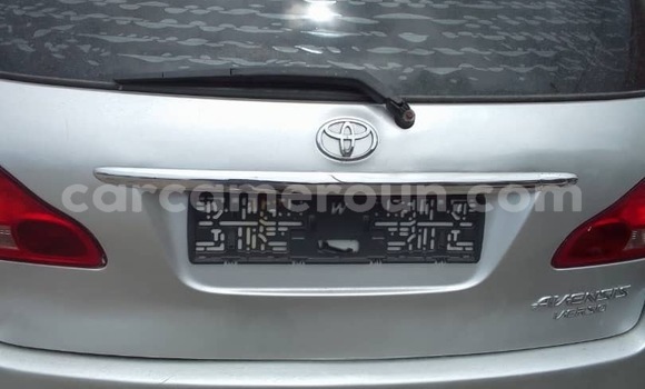 Sayi Imported Toyota Avensis Azurfa Mota in Douala a Ƙasar Kamaru Sayi Imported Toyota Avensis Azurfa Mota in Douala a Ƙasar Kamaru