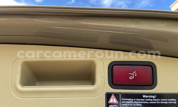 Sayi Imported Mercedes‒Benz ML–Class Sauran Mota in Douala a Ƙasar Kamaru Sayi Imported Mercedes‒Benz ML–Class Sauran Mota in Douala a Ƙasar Kamaru