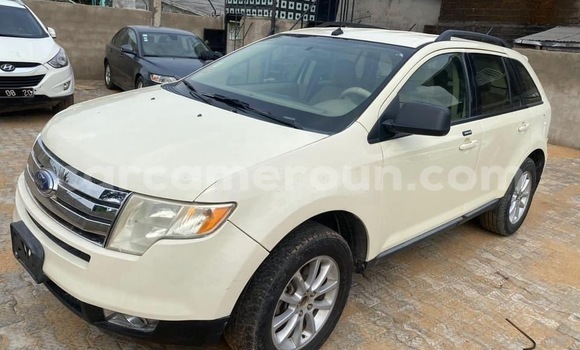 Sayi Imported Ford Edge White Mota in Douala a Ƙasar Kamaru Sayi Imported Ford Edge White Mota in Douala a Ƙasar Kamaru