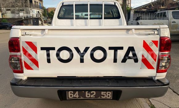 Acheter Occasion Voiture Toyota Hiluxe VIGO Blanc à Douala, Littoral Cameroon Acheter Occasion Voiture Toyota Hiluxe VIGO Blanc à Douala, Littoral Cameroon
