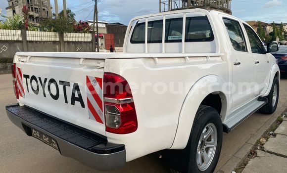 Acheter Occasion Voiture Toyota Hiluxe VIGO Blanc à Douala, Littoral Cameroon Acheter Occasion Voiture Toyota Hiluxe VIGO Blanc à Douala, Littoral Cameroon