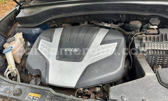 Buy Used Kia Sorento Blue Car in Yaounde in Central Cameroon Buy Used Kia Sorento Blue Car in Yaounde in Central Cameroon