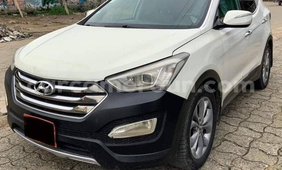 Buy Used Hyundai Santa Fe White Car in Douala in Littoral Cameroon Buy Used Hyundai Santa Fe White Car in Douala in Littoral Cameroon