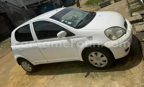 Sayi Na hannu Toyota Yaris White Mota in Douala a Ƙasar Kamaru Sayi Na hannu Toyota Yaris White Mota in Douala a Ƙasar Kamaru