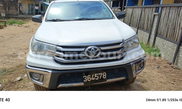 Acheter Occasion Voiture Toyota Hilux Blanc à Douala, Littoral Cameroon